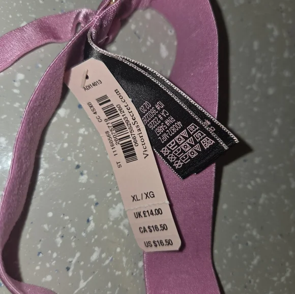 Victoria's Secret Luxurious Pink Ribbon - Picture 2 of 3